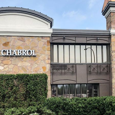 Le Chabrol Hotel & Suites Монреаль Экстерьер фото