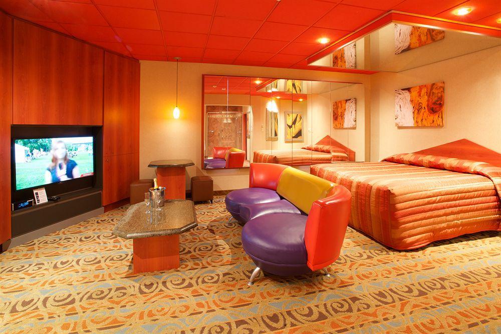Le Chabrol Hotel & Suites Монреаль Экстерьер фото