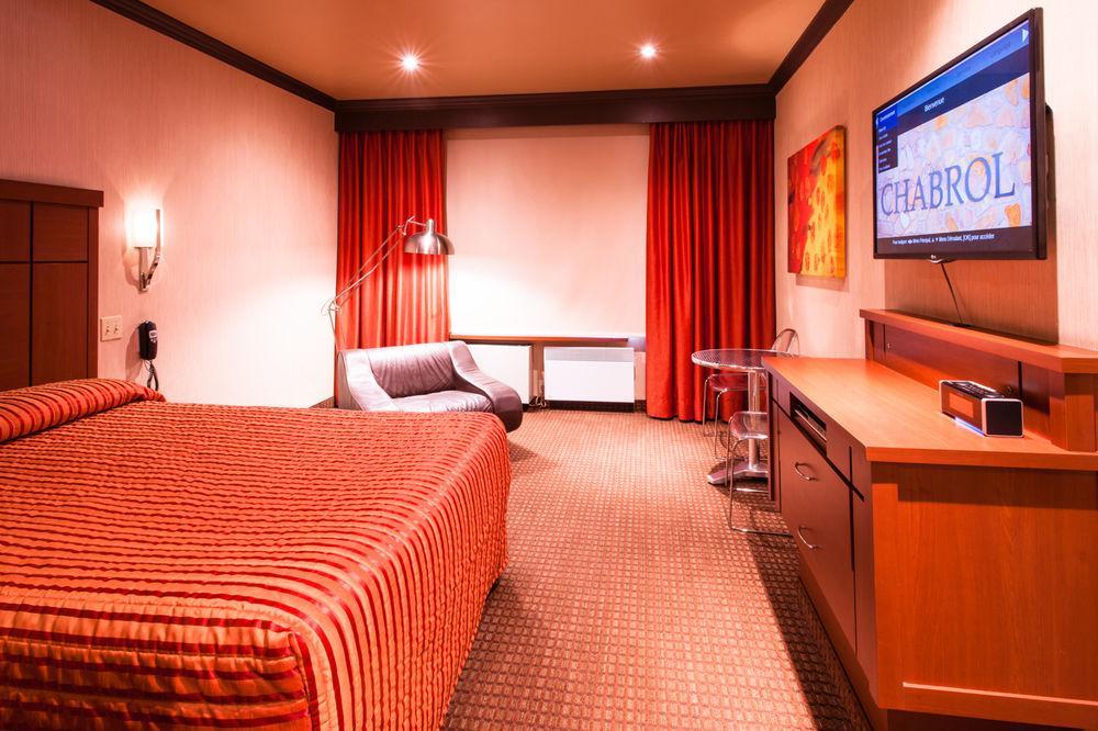 Le Chabrol Hotel & Suites Монреаль Экстерьер фото