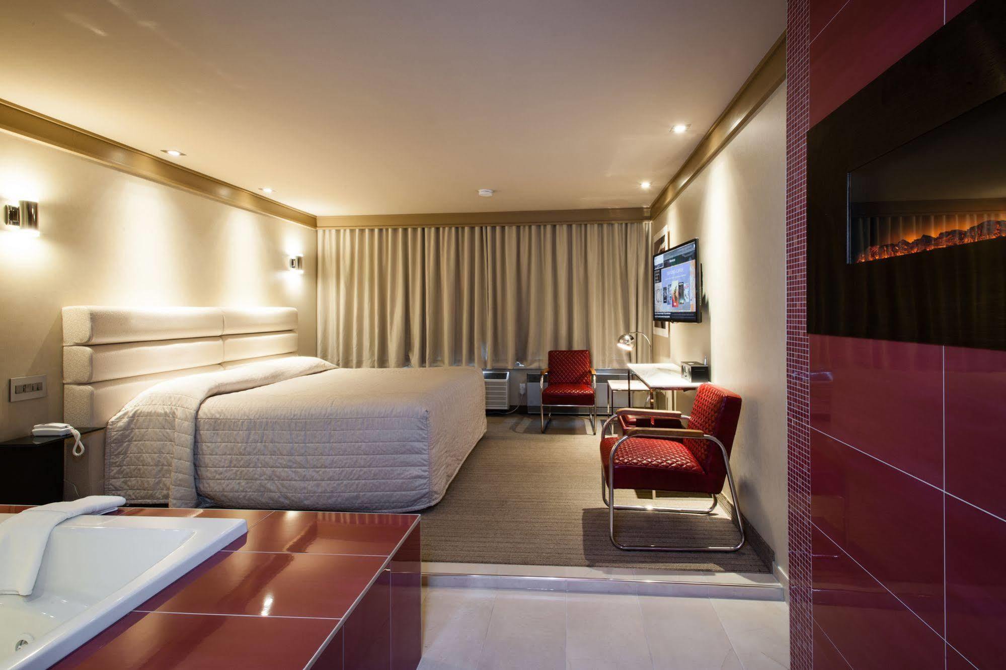 Le Chabrol Hotel & Suites Монреаль Экстерьер фото